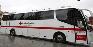 Autobús de Cruz Roja para donaciones de sangre