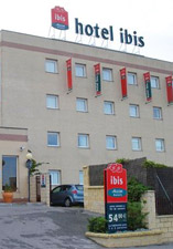 Fachada de hotel Ibis