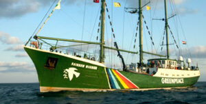Buque Rainbow Warrior de Greenpeace