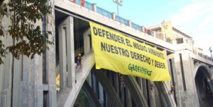 Pancarta de Greenpeace en el Viaducto de Madrid - Foto: Greenpeace