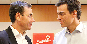 Tomás Gómez en un encuentro con Pedro Sánchez