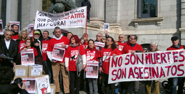 Manifestación de la PLataforma de Afectados por la Hepatitis C - Foto: V.M.