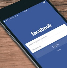 Aplicación de Facebook en smartphone