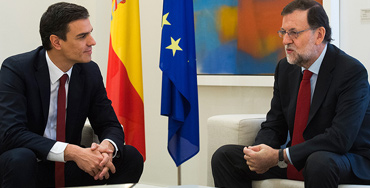 Pedro Sánchez durante su reunión con Mariano Rajoy