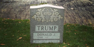 Lápida ficticia de Donald Trump en Central Park
