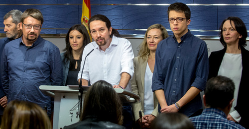 Pablo Iglesias y diputados de Podemos en rueda de prensa