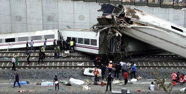 Accidente del tren Alvia que descarriló en Santiago de Compostela