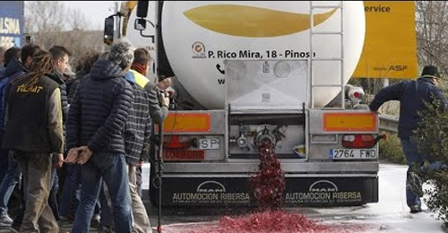 Agricultores franceses atacado a un camión español