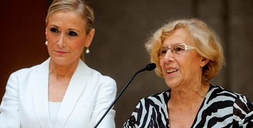 Cristina Cifuentes, presidenta de la comunidad de Madrid y Manuela Carmena, alcaldesa de Madrid
