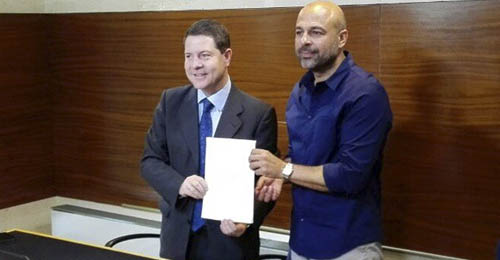 Momento de la firma del acuerdo en Castilla-La Mancha