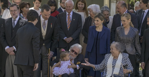 Felipe VI y Letizia Ortiz durante la ceremonia de entrega del Premio Cervantes 2016