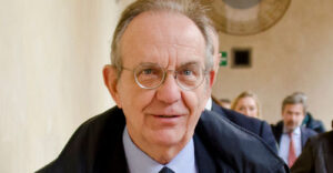 Pier Carlo Padoan, ministro de Finanzas