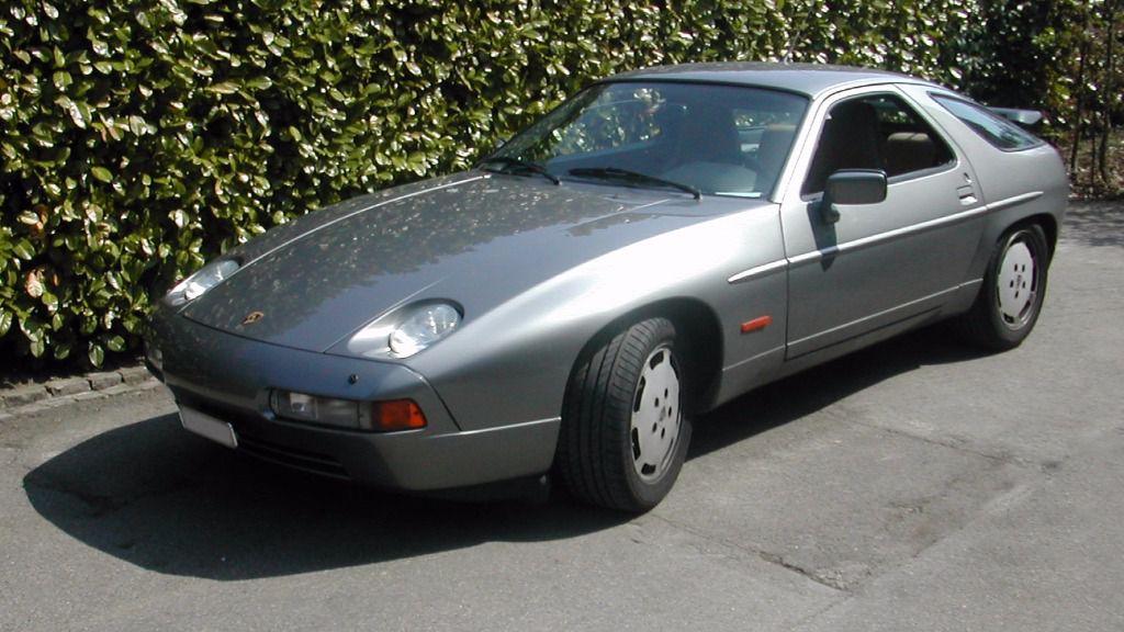 Porsche 928