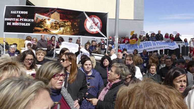 Manifestación en defensa del hospital de Móstoles