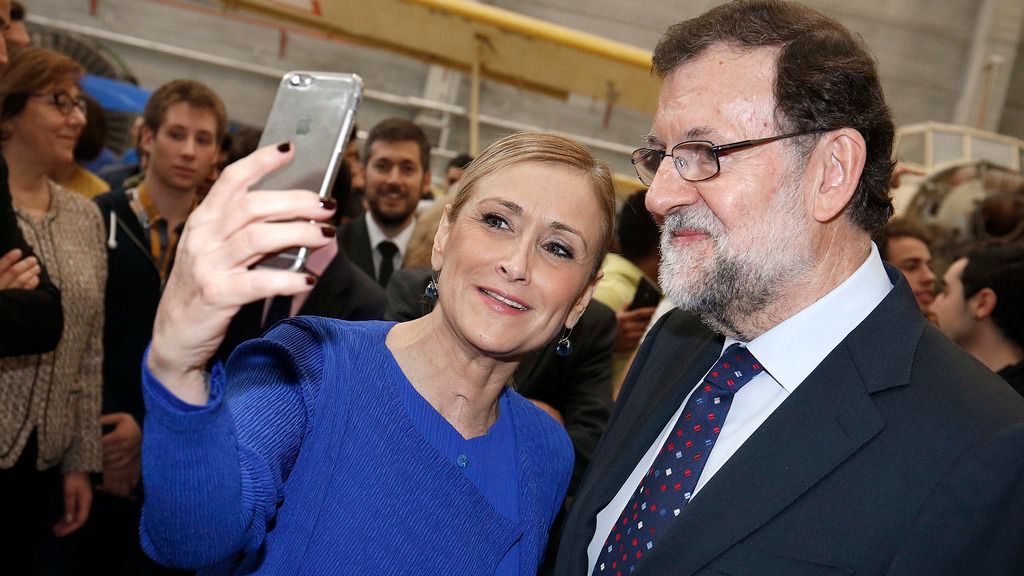 Mariano Rajoy, presidente del Gobierno con Cristina Cifuentes, presidenta de la Comunidad de Madrid