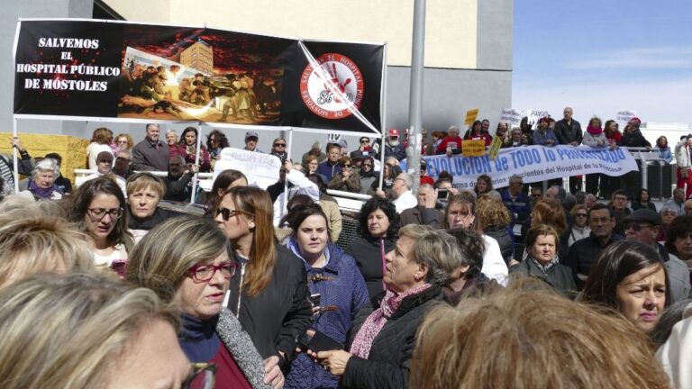 Manifestación en defensa del hospital de Móstoles