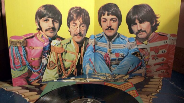 Sgt. Pepper's The Beatles