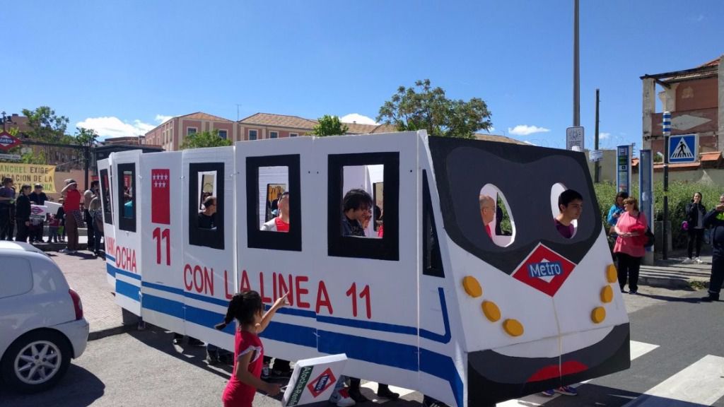 Manifestación por la ampliación de la línea 11