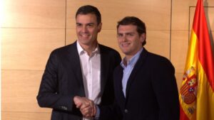 Pedro Sánchez, secretario general del PSOE con Albert Rivera, presidente de Ciudadanos