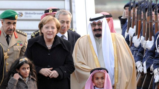 Angela Merkel con el Rey de Arabia