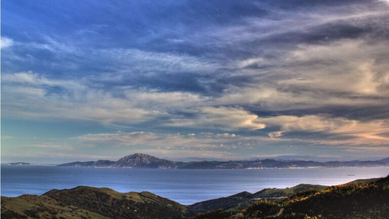 Estrecho de Gibraltar pateras inmigracion