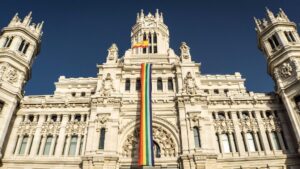 Ayuntamiento de Madrid bandera orgullo gay