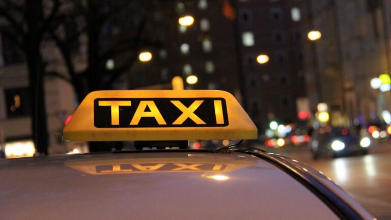 Taxi