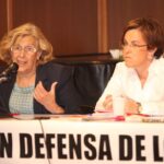 Manuela Carmena, alcaldesa de Madrid con Purificación Causapié
