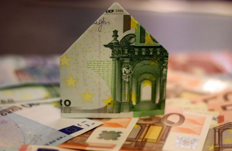 Vivienda dinero euro hipoteca