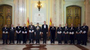 El rey Felipe VI con la Sala de Gobierno del Tribunal Supremo.