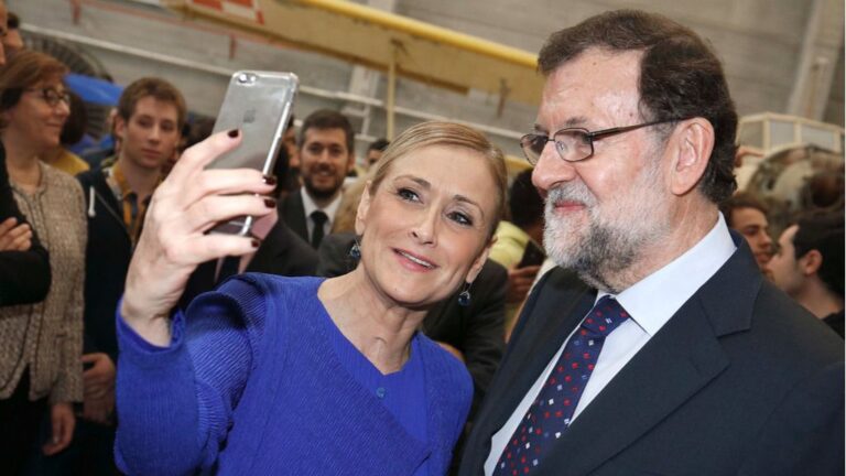 Mariano Rajoy, presidente del Gobierno con Cristina Cifuentes, presidenta de la Comunidad de Madrid