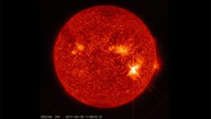 Potente llamarada solar captada este miércoles desde el Solar Dynamics Observatory de la NASA. / NASA/Goddard/SDO