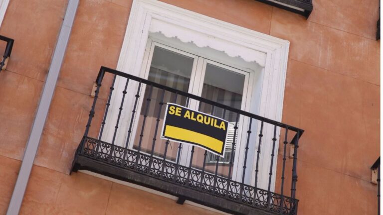 Se alquila vivienda alquiler