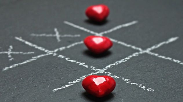 Corazones tres en raya