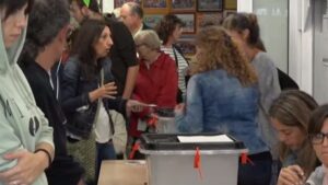 Mesa electoral del referéndum de Cataluña