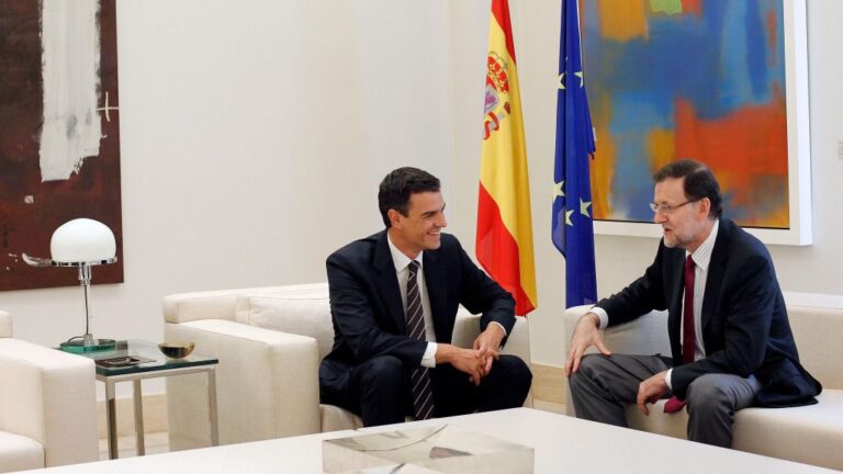 Mariano Rajoy, presidente del Gobierno con Pedro Sánchez, secretario general del PSOE