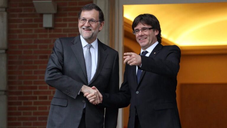 Mariano Rajoy y Carles Puigdemont.