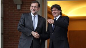 Mariano Rajoy y Carles Puigdemont.