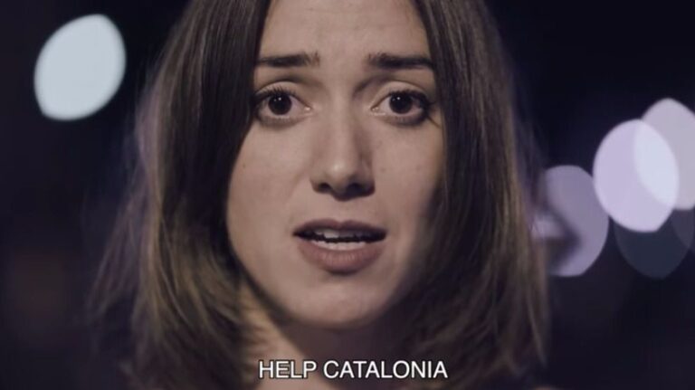 Frame del vídeo de Òmnium Cultural.