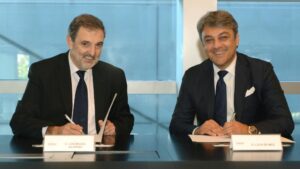 Luca de Meo, Presidente de SEAT, y Luis Miguel Gilpérez, Presidente de Telefónica España