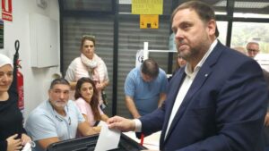 Oriol Junqueras votando