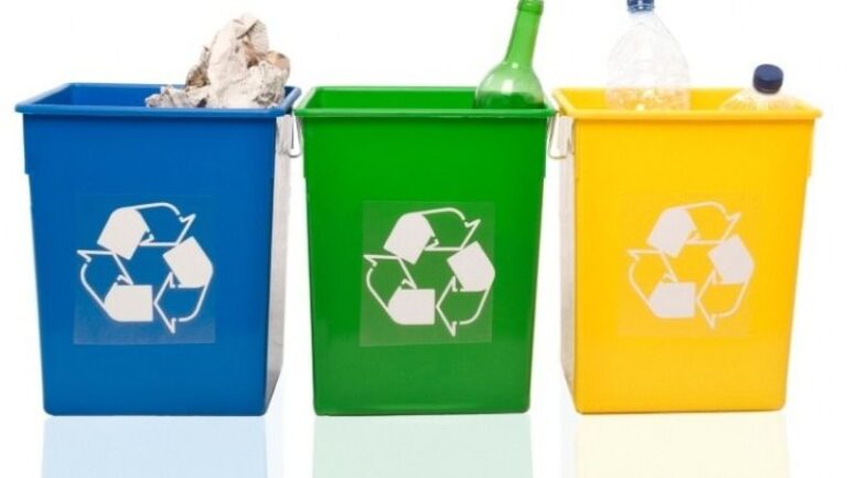 Cubos de reciclaje