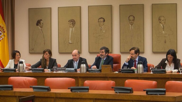 Miquel Roca, en la Comisión para la Evaluación y Modernización del Estado Autonómico.