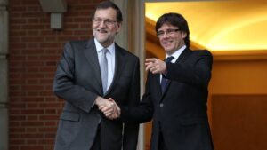 Mariano Rajoy y Carles Puigdemont.