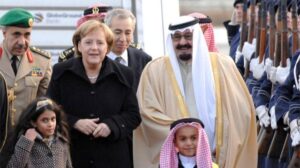 Angela Merkel con el Rey de Arabia