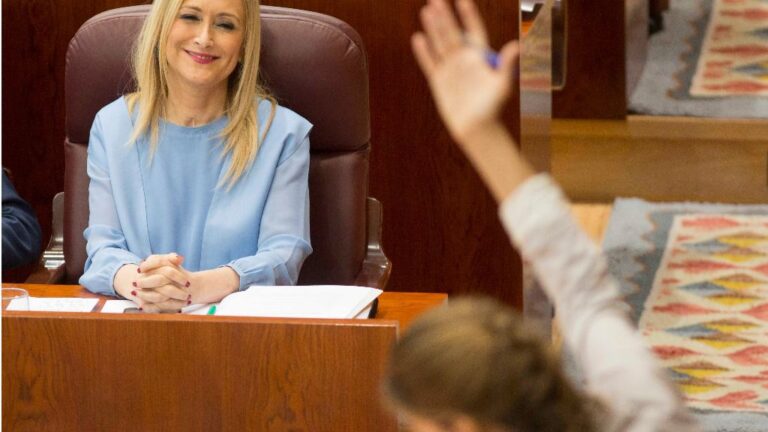 Cristina Cifuentes y Lorena Ruiz-Huerta