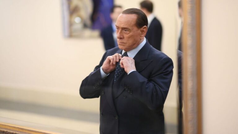 Silvio Berlusconi exprimer ministro de Italia