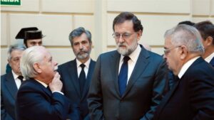 Mariano Rajoy en el entierro del Fiscal General del Estado Maza.
