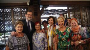 Mariano Rajoy con simpatizantes en Burgos