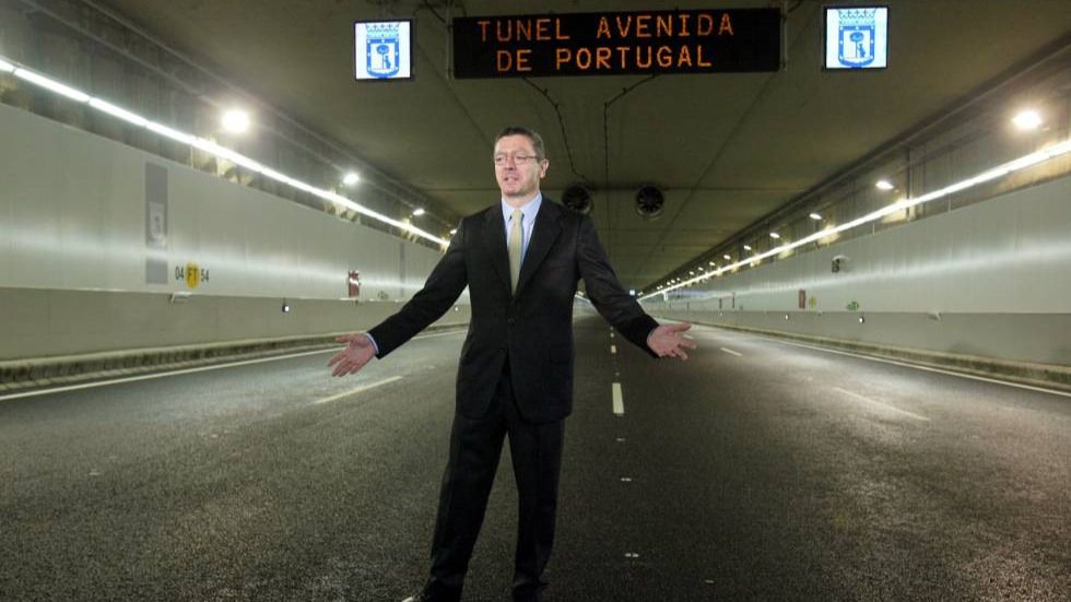 El exalcalde Alberto Ruíz- Gallardón en la inauguración de un túnel de la M30.